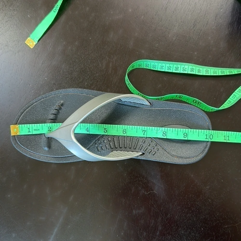 Okabashi silver made in USA flip flops SZ M/L